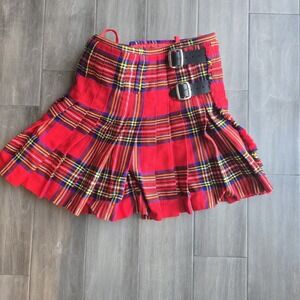 Claymore Highland Apparel Red Plaid Pleated Kilt Skirt Black Buckle Tartan